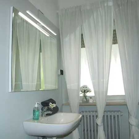 Marconi 33a Apartment *